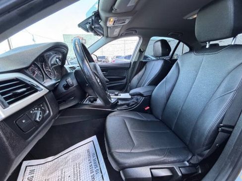 Used 2016 BMW 320i Sedan RWD image 12