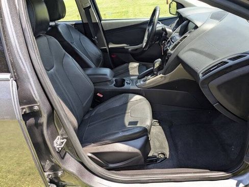 Used 2012 Ford Focus SEL FWD image 35
