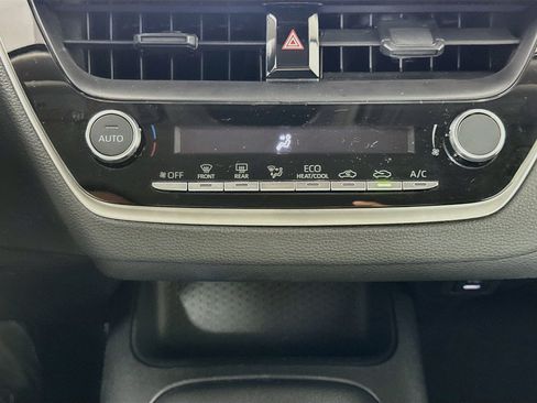Used 2025 Toyota Corolla LE FWD image 22