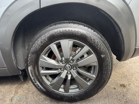 Used 2024 Nissan Pathfinder SV FWD image 16