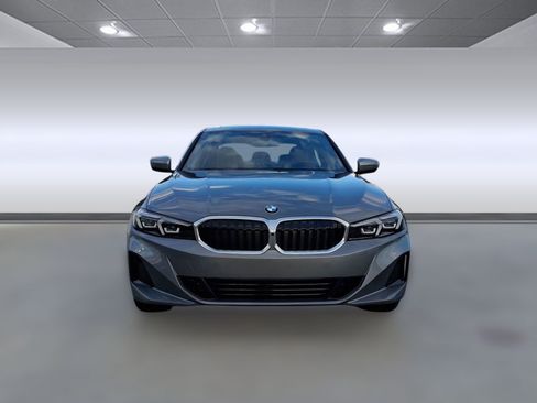 Used 2026 BMW 330i xDrive Sedan w/ Premium Package AWD/4WD image 4