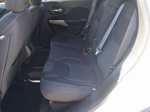 Used 2017 Jeep Cherokee Latitude w/ Safety/Convenience Group image 13