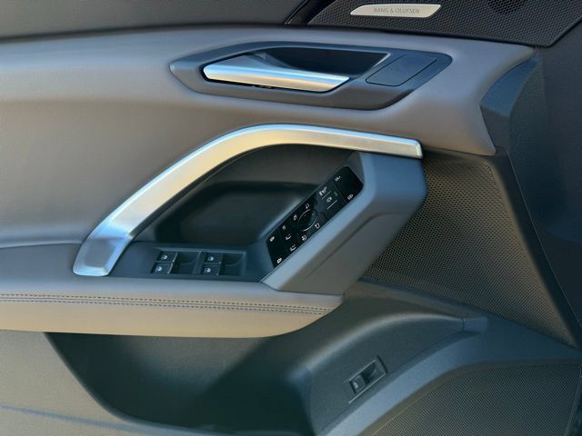 New 2025 Audi Q5 Premium Plus AWD/4WD image 12