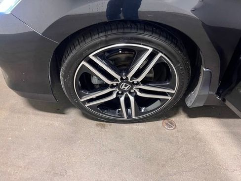 Used 2017 Honda Accord Sport image 30