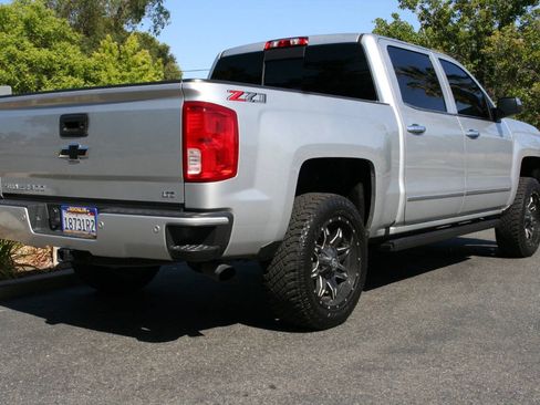 Used 2018 Chevrolet Silverado 1500 LTZ Z71 w/ LTZ Plus Package AWD/4WD image 4