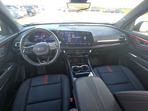 Used 2024 Chevrolet Traverse RS image 9