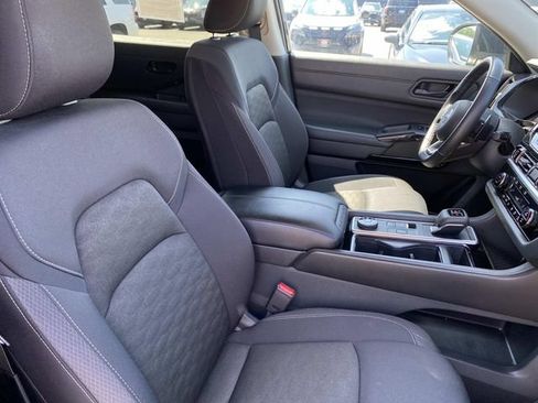 Used 2024 Nissan Pathfinder SV AWD/4WD image 22