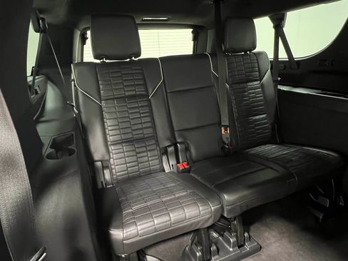 Used 2022 Cadillac Escalade ESV Sport Platinum AWD/4WD image 37