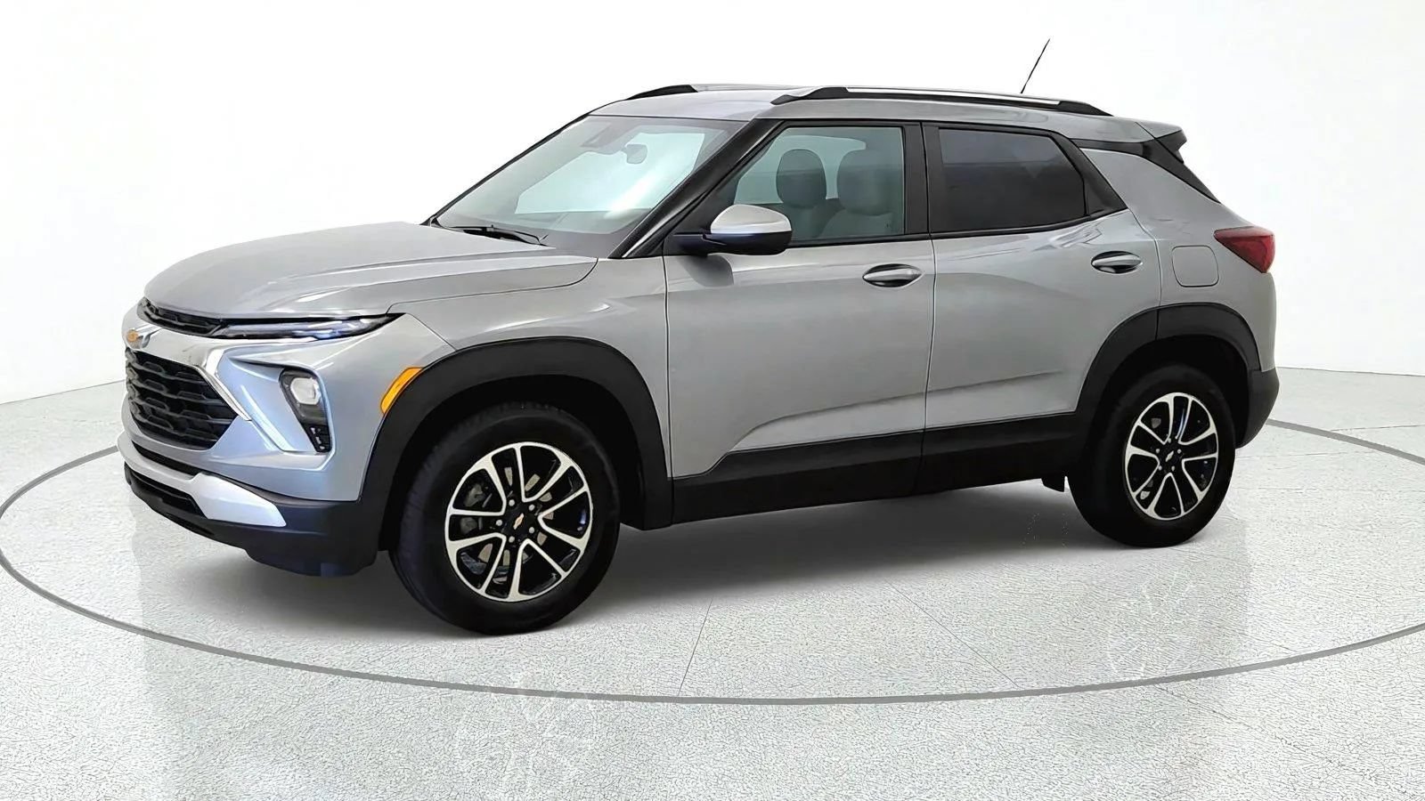 Used 2024 Chevrolet TrailBlazer LT w/ Convenience Package AWD/4WD image 4