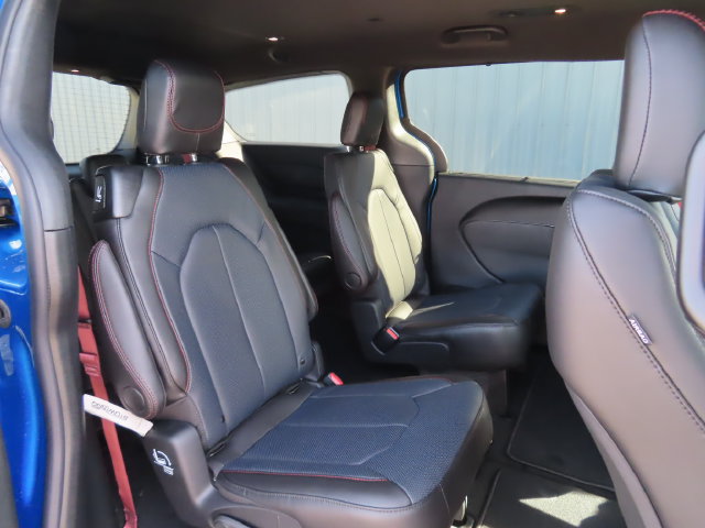 New 2027 Chrysler Pacifica Select AWD/4WD image 27