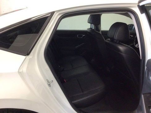 Used 2022 Honda Civic Touring image 18