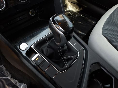 Certified 2025 Volkswagen Taos S image 30