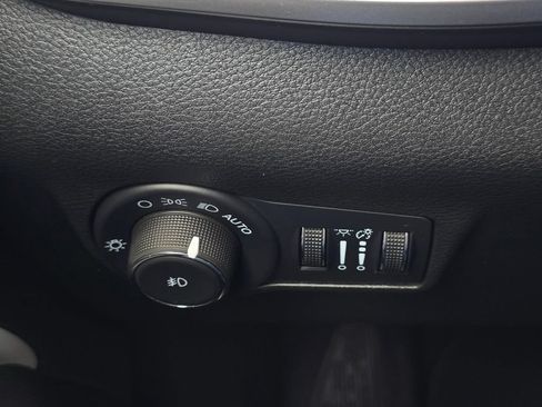 Used 2025 Jeep Compass Limited AWD/4WD image 18