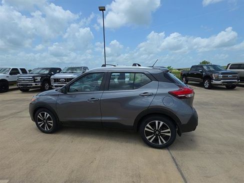 Used 2020 Nissan Kicks SV w/ Exterior Package FWD image 5