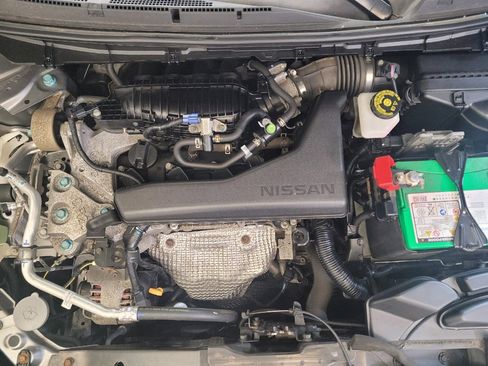 Used 2018 Nissan Rogue SV image 30