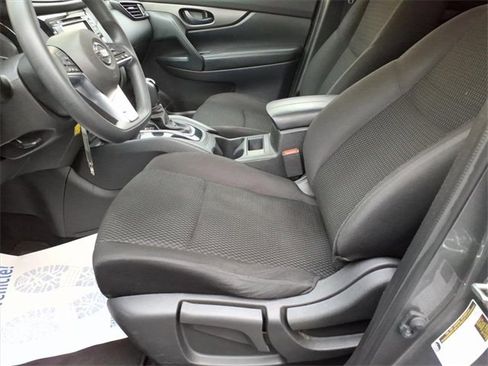 Used 2021 Nissan Rogue Sport S image 13