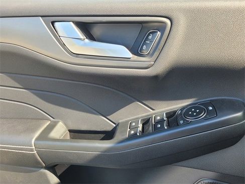 New 2025 Ford Escape SE image 15