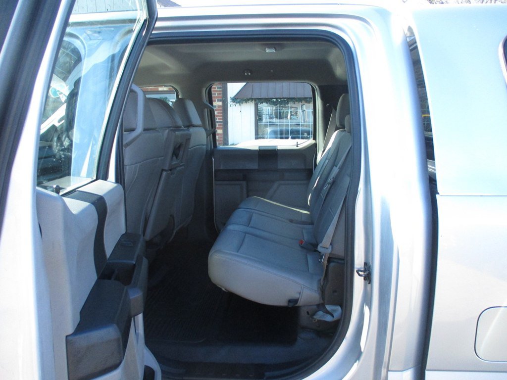 Used 2019 Ford F250 XL w/ Power Equipment Group AWD/4WD image 9