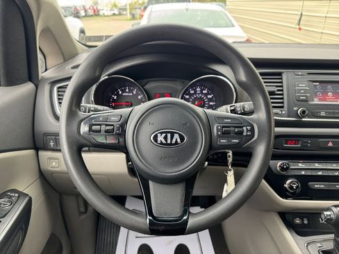 Used 2016 Kia Sedona LX w/ LX Convenience Package FWD image 15