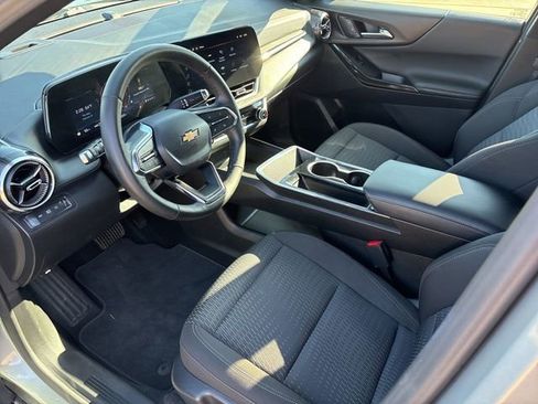 Used 2025 Chevrolet Equinox LT image 12