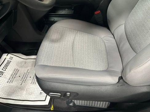 Used 2025 Toyota Sienna LE image 12