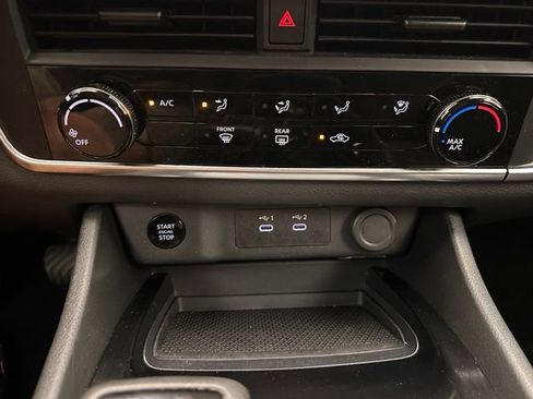 Used 2024 Nissan Rogue S AWD/4WD image 12