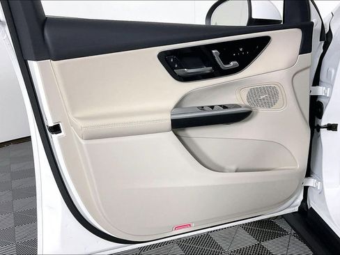 Used 2026 Mercedes-Benz GLC 300 4MATIC image 15