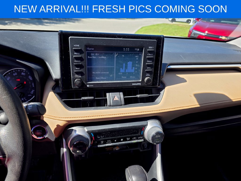Used 2020 Toyota RAV4 XLE FWD image 9