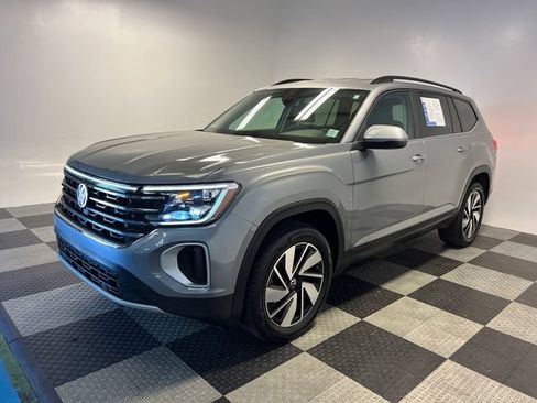 Certified 2025 Volkswagen Atlas SE FWD image 3