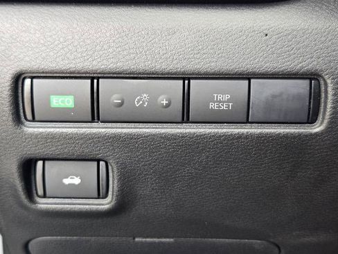 Certified 2023 Nissan Sentra SR FWD image 22