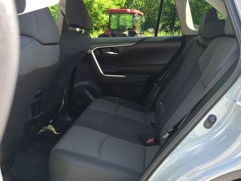 Used 2021 Toyota RAV4 XLE w/ Convenience Package AWD/4WD image 18