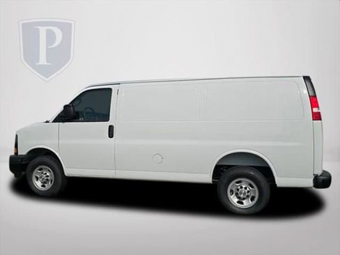 New 2026 Chevrolet Express 2500 w/ Driver Convenience Package RWD image 10