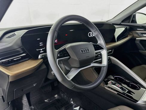 Used 2025 Audi Q5 Premium w/ Premium Plus AWD/4WD image 4