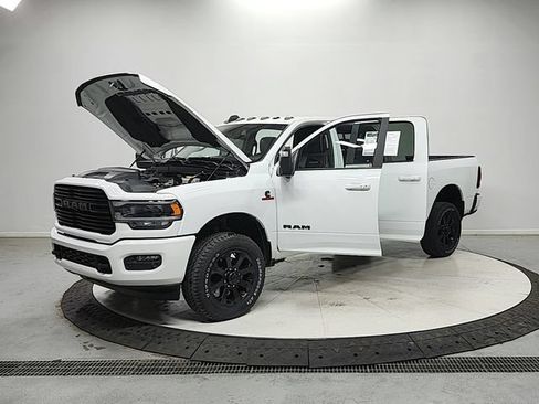 Used 2023 RAM 2500 Laramie AWD/4WD image 11