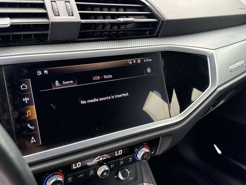 Used 2020 Audi Q3 2.0T Premium Plus w/ Premium Plus Package image 23