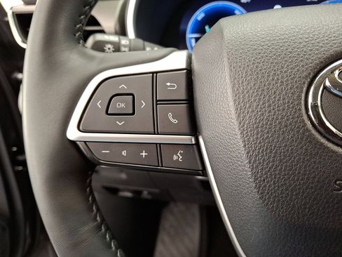 Used 2024 Toyota Highlander Limited image 17