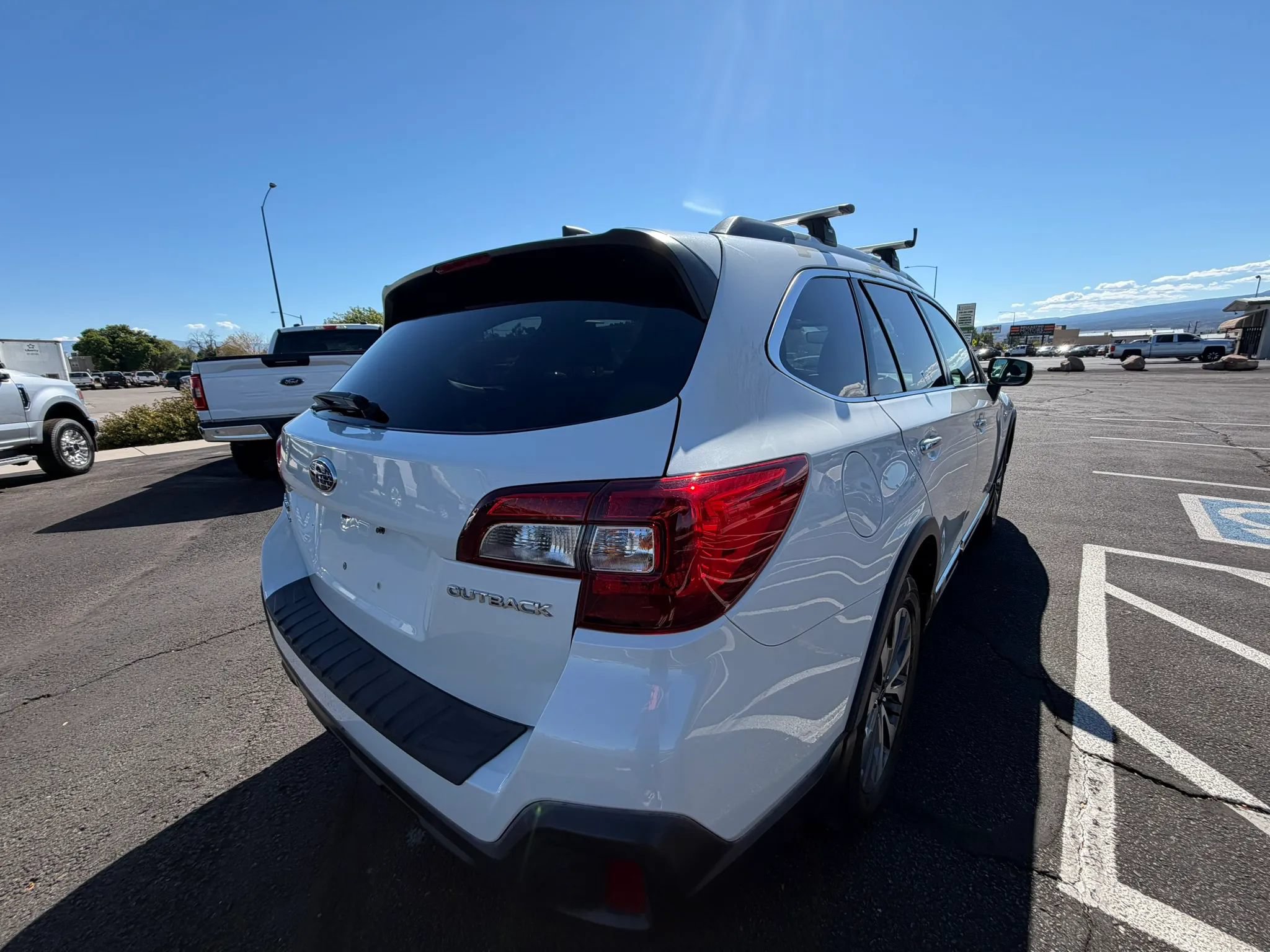 Used 2019 Subaru Outback 2.5i Touring AWD/4WD image 6