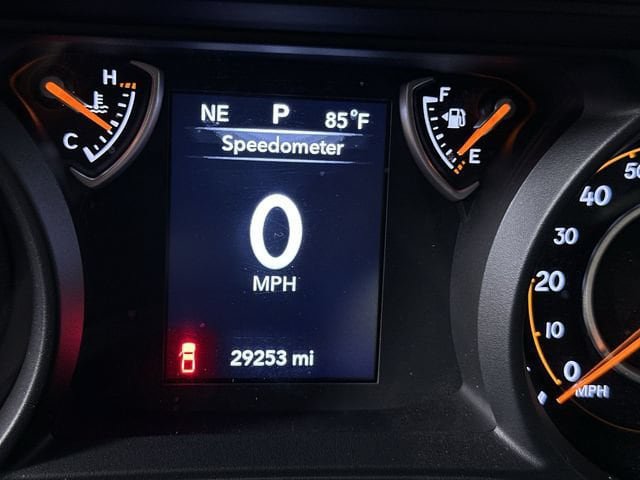 Used 2025 Jeep Gladiator Sport AWD/4WD image 12