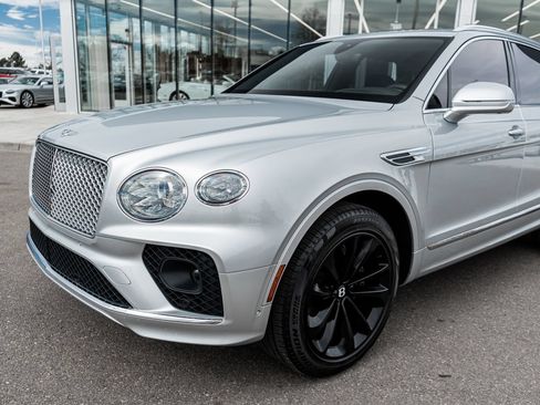 Certified 2023 Bentley Bentayga AWD/4WD image 20