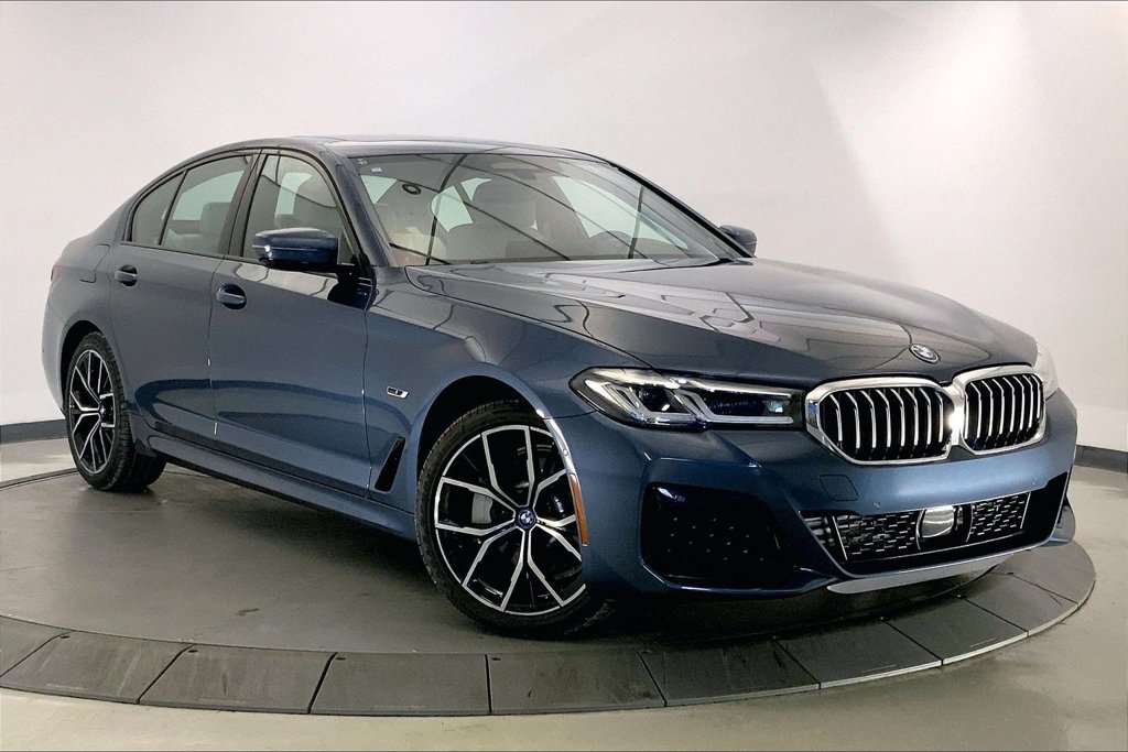 Certified 2023 BMW 530e xDrive w/ Premium Package AWD/4WD image 1