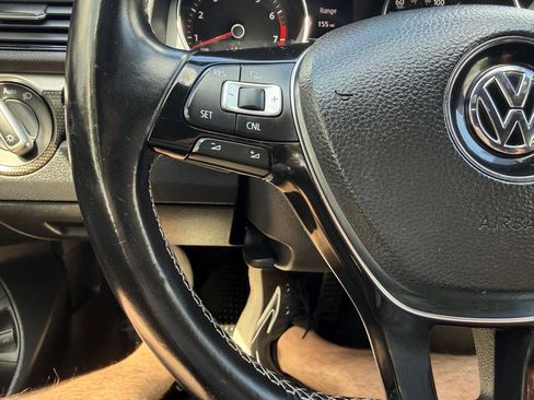 Used 2018 Volkswagen Passat GT image 27