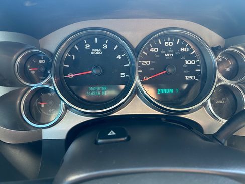 Used 2013 Chevrolet Silverado 2500 LT w/ Interior Plus Package AWD/4WD image 17