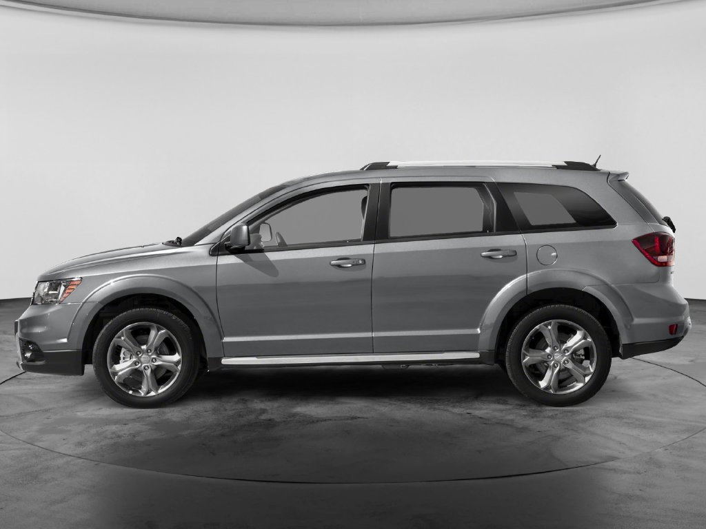 Used 2018 Dodge Journey Crossroad w/ Nav & Sun Group AWD/4WD image 3
