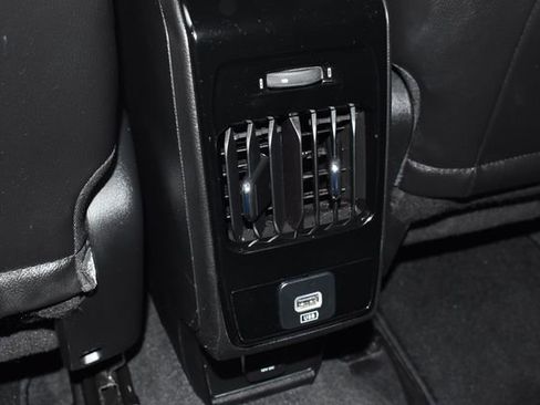 Used 2024 Jeep Compass Latitude image 29