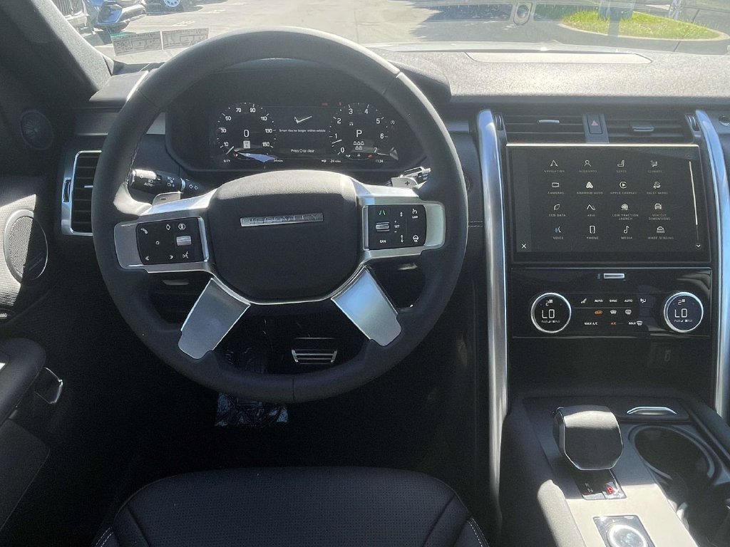 New 2026 Land Rover Discovery Limited Edition AWD/4WD image 15