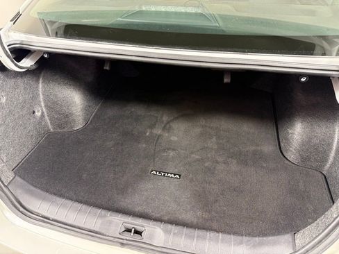 Used 2024 Nissan Altima 2.5 SV image 11