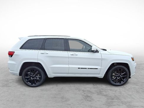 Used 2022 Jeep Grand Cherokee Laredo X image 6