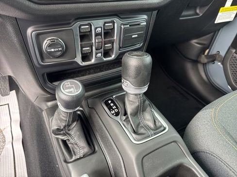 New 2026 Jeep Gladiator Sport image 9