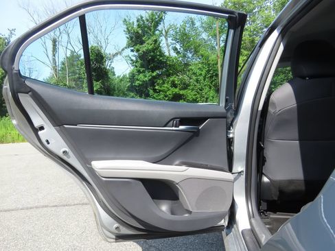Used 2024 Toyota Camry LE AWD/4WD image 18