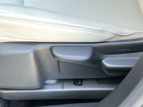 Used 2024 Buick Encore GX Preferred FWD image 17